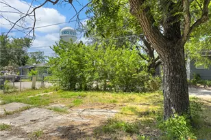 729 Schuessler St, Seguin, TX 78155 - Photo 9