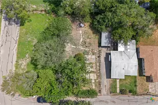 729 Schuessler St, Seguin, TX 78155 - Photo 13