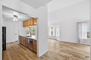 104 S Mockingbird Cir, Cedar Creek, TX 78612 - Photo 11