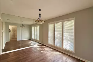 316 Buckingham St, Victoria, TX 77904 - Photo 7