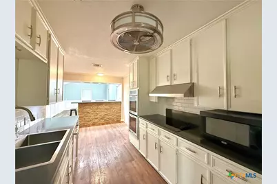 316 Buckingham Street, Victoria, TX 77904 - Photo 21