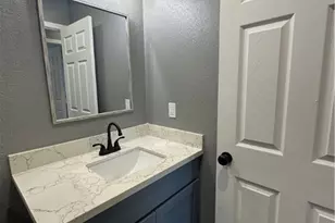 3105 Gayle St, Victoria, TX 77901 - Photo 11