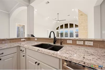 917 Coolabah Avenue, New Braunfels, TX 78132 - Photo 9