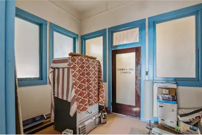 207 W Grand Avenue, Yoakum, TX 77995 - Photo 41