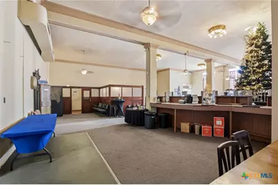 207 W Grand Avenue, Yoakum, TX 77995 - Photo 11