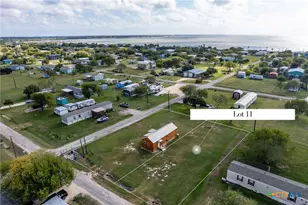 1103 W Houston Ave, Seadrift, TX 77983 - Photo 1