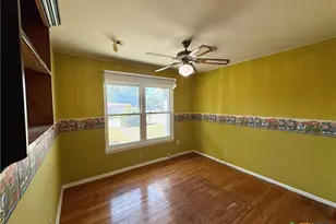 880 W Merriweather St, New Braunfels, TX 78130 - Photo 21