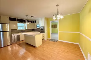 880 W Merriweather St, New Braunfels, TX 78130 - Photo 11