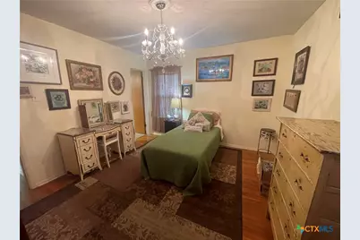 880 W Merriweather Street, New Braunfels, TX 78130 - Photo 11