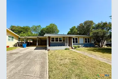 880 W Merriweather Street, New Braunfels, TX 78130 - Photo 3