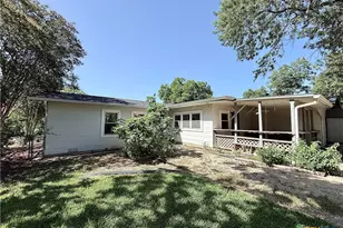 880 W Merriweather St, New Braunfels, TX 78130 - Photo 29