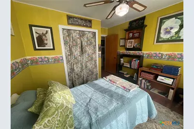 880 W Merriweather Street, New Braunfels, TX 78130 - Photo 17