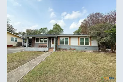 880 W Merriweather Street, New Braunfels, TX 78130 - Photo 1