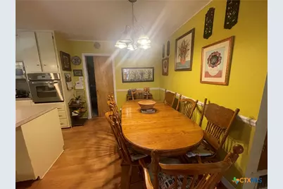 880 W Merriweather Street, New Braunfels, TX 78130 - Photo 7