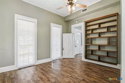 211 Lavaca Street, Yoakum, TX 77995 - Photo 33