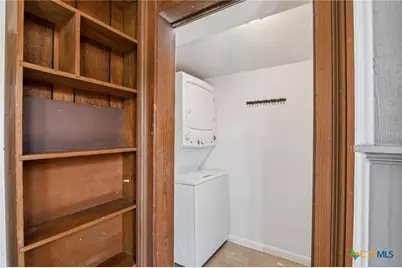 211 Lavaca Street, Yoakum, TX 77995 - Photo 19