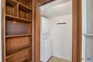 211 Lavaca St, Yoakum, TX 77995 - Photo 19