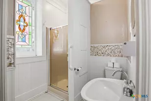 211 Lavaca St, Yoakum, TX 77995 - Photo 29