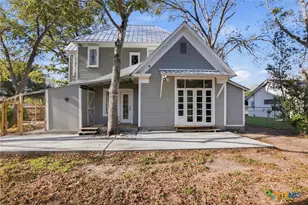 211 Lavaca St, Yoakum, TX 77995 - Photo 39
