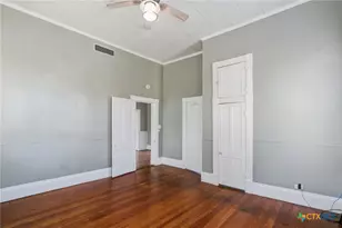 211 Lavaca St, Yoakum, TX 77995 - Photo 23