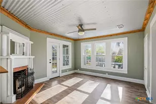 211 Lavaca St, Yoakum, TX 77995 - Photo 25