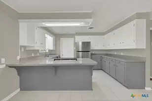 145 Bobolink Dr, New Braunfels, TX 78130 - Photo 9