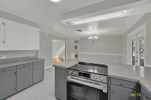 145 Bobolink Dr, New Braunfels, TX 78130 - Photo 11