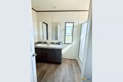 105 Lakeview Drive, Burnet, TX 78611 - Photo 11