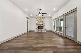 100 Hillside Ln, Lampasas, TX 76550 - Photo 13