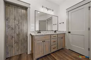 100 Hillside Ln, Lampasas, TX 76550 - Photo 27