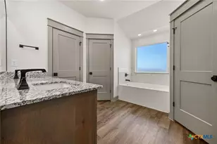 100 Hillside Ln, Lampasas, TX 76550 - Photo 25