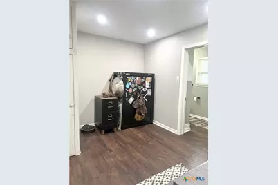 1045 Arnold Road, Victoria, TX 77905 - Photo 11