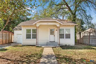 617 N College St, Gonzales, TX 78629 - Photo 1