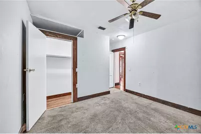 617 N College Street, Gonzales, TX 78629 - Photo 21