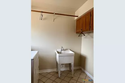 1301 Fieldcrest, New Braunfels, TX 78130 - Photo 9