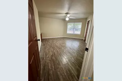 1301 Fieldcrest, New Braunfels, TX 78130 - Photo 11