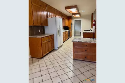 1301 Fieldcrest, New Braunfels, TX 78130 - Photo 7