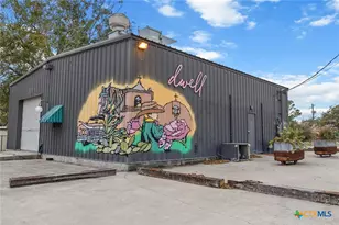 105 W Pearl St, Goliad, TX 77963 - Photo 1