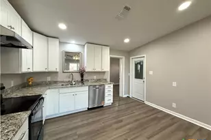 4605 Evergreen St, Victoria, TX 77904 - Photo 7