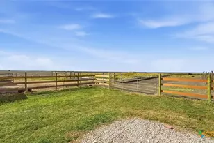 15620 Harry Lind Rd, Elgin, TX 78621 - Photo 11