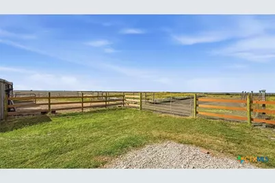 15620 Harry Lind Road, Elgin, TX 78621 - Photo 7