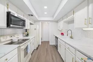 8417 Echo Creek Ln, San Antonio, TX 78240 - Photo 11