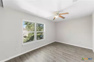 8010 Chestnut Gate Dr, Converse, TX 78109 - Photo 29