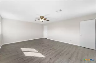 8010 Chestnut Gate Dr, Converse, TX 78109 - Photo 19