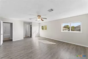 8010 Chestnut Gate Dr, Converse, TX 78109 - Photo 17