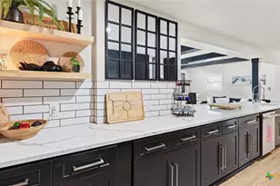 207 Woodlake Dr, Mcqueeney, TX 78123 - Photo 11