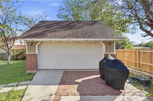 431 N Milam St, Seguin, TX 78155 - Photo 23