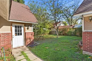 431 N Milam St, Seguin, TX 78155 - Photo 23