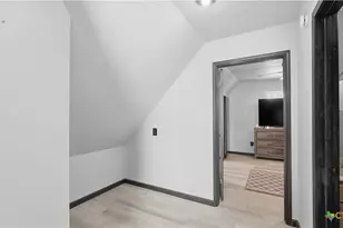 431 N Milam St, Seguin, TX 78155 - Photo 13