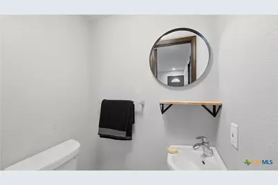 431 N Milam Street, Seguin, TX 78155 - Photo 19